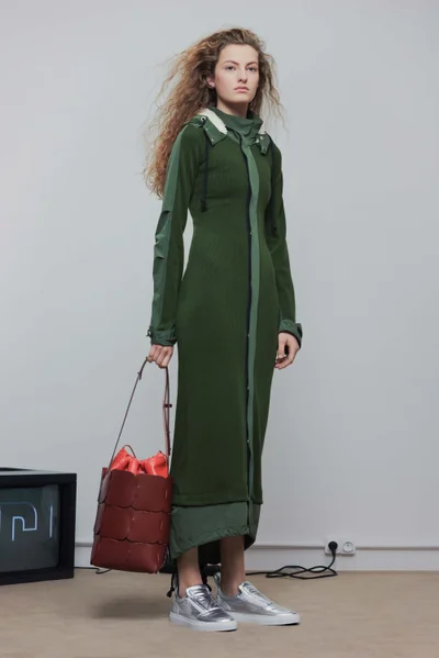 Look 16